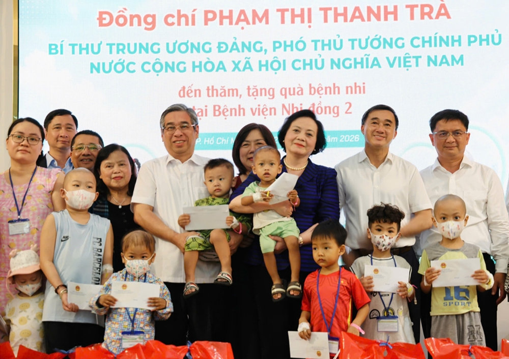 pho thu tuong pham thi thanh tra tham benh nhi ung thu tai benh vien nhi dong 2 hinh anh 1