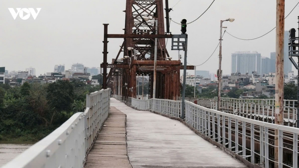 hoàn tất sửa chữa, cầu long biên mở cửa trở lại từ rạng sáng 28 5 hình ảnh 1 hoan tat sua chua, cau long bien mo cua tro lai tu rang sang 28 5 hinh anh 1