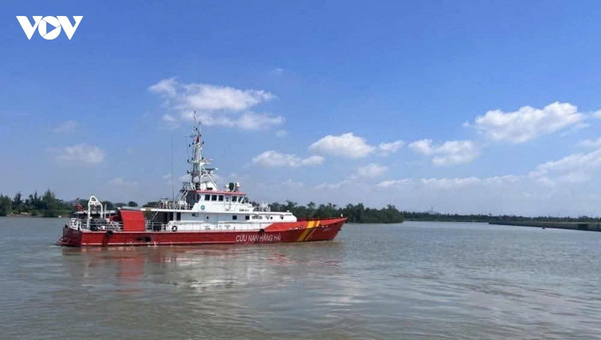 toàn bộ 11 ngư dân trên tàu cá gặp nạn ở vùng biển hải phòng được cứu an toàn hình ảnh 1 toan bo 11 ngu dan tren tau ca gap nan o vung bien hai phong duoc cuu an toan hinh anh 1