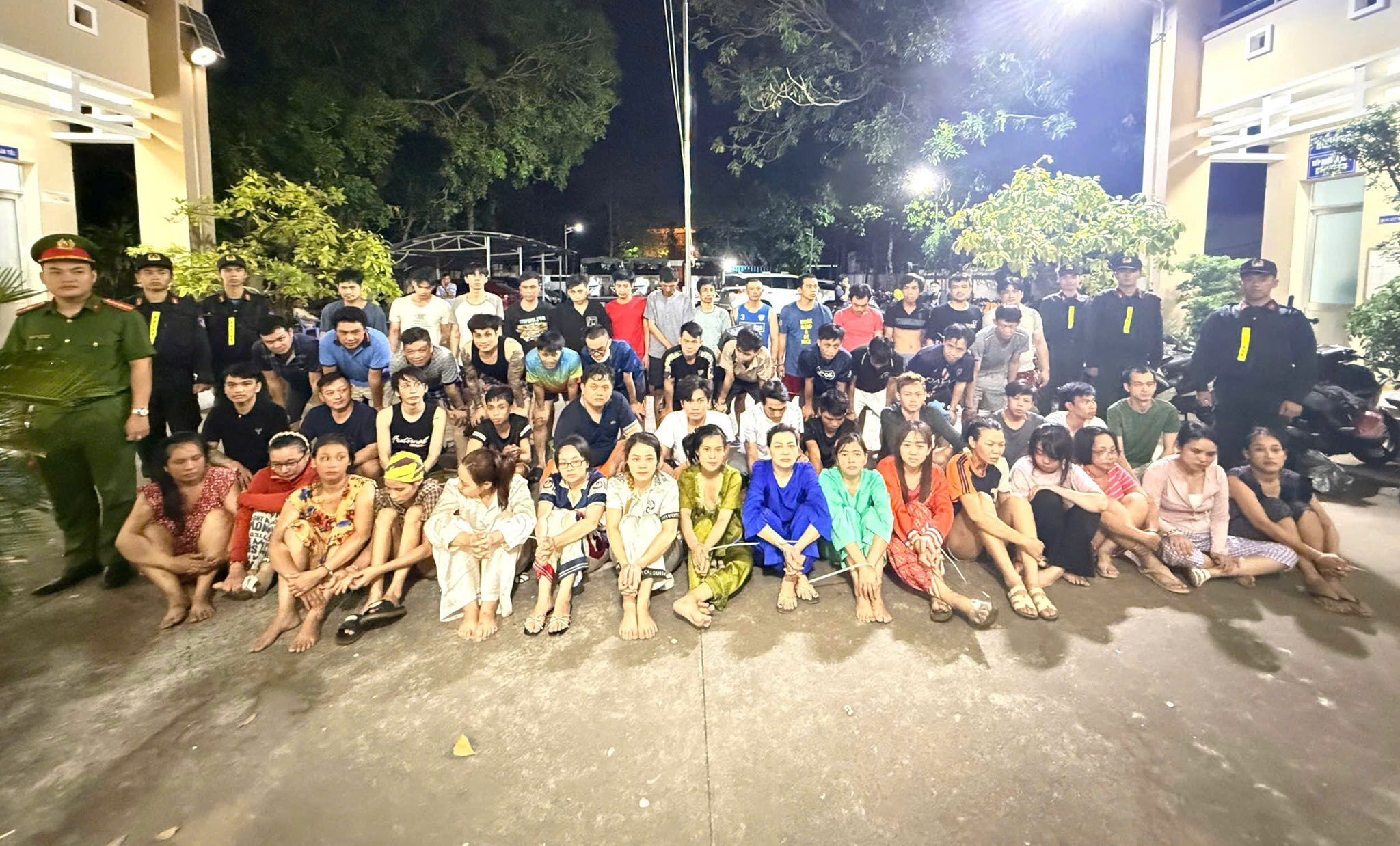 Từ một đối tượng sử dụng trái phép chất ma túy, Công an TP.HCM mở rộng điều tra, triệt phá 5 đường dây ma túy liên tỉnh, khởi tố 150 đối tượng liên quan. (Ảnh: Công an TP.HCM)