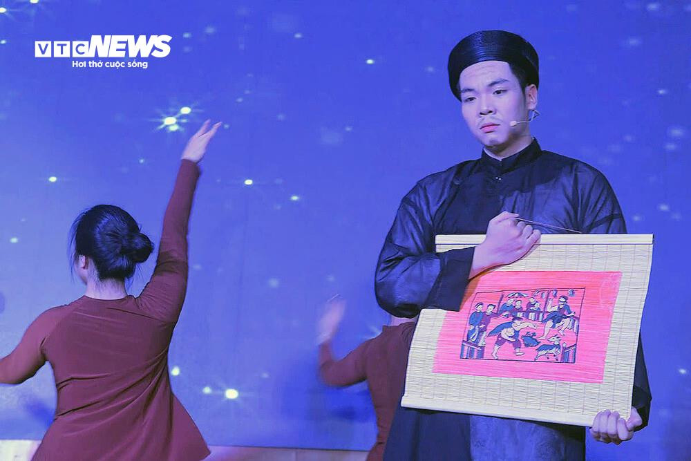 Biểu diễn vở kịch múa đương đại khắc họa hành trình di sản, nhằm khơi gợi niềm tự hào và sự gắn kết của thế hệ trẻ với truyền thống.