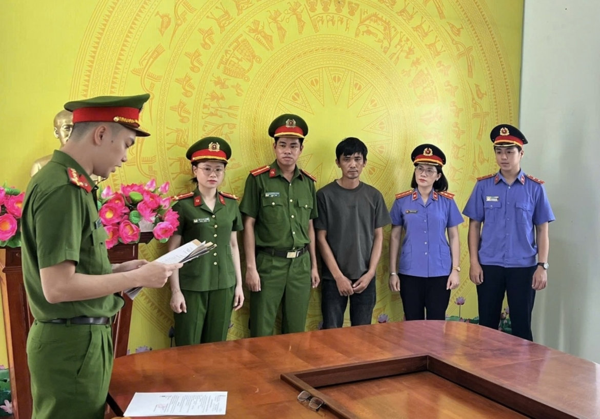 làm giả sổ đỏ để lừa đảo chiếm đoạt hơn 500 triệu đồng hình ảnh 1 lam gia so do de lua dao chiem doat hon 500 trieu dong hinh anh 1