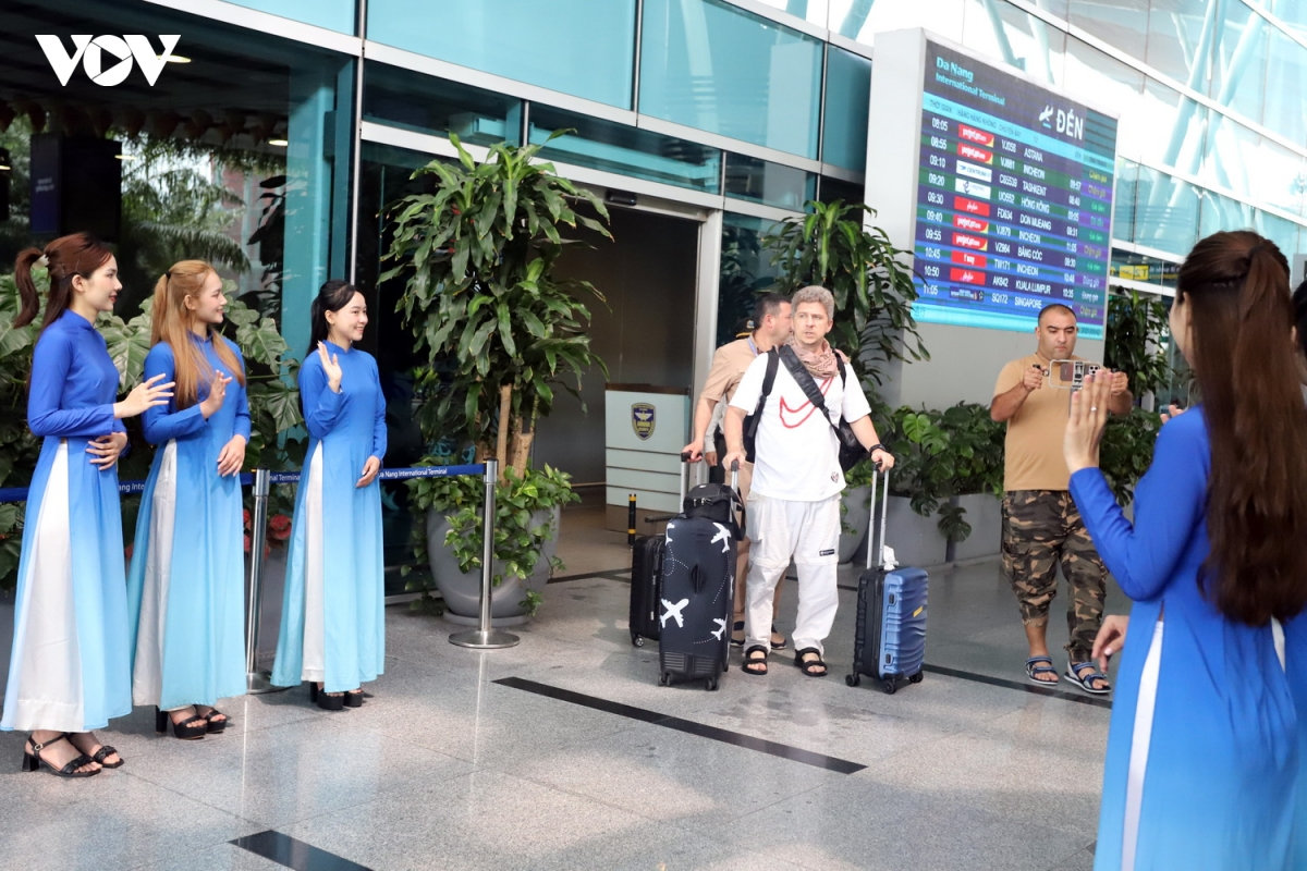 khai mac le hoi phao hoa quoc te Da nang 2026 nhieu khach san kin phong hinh anh 2