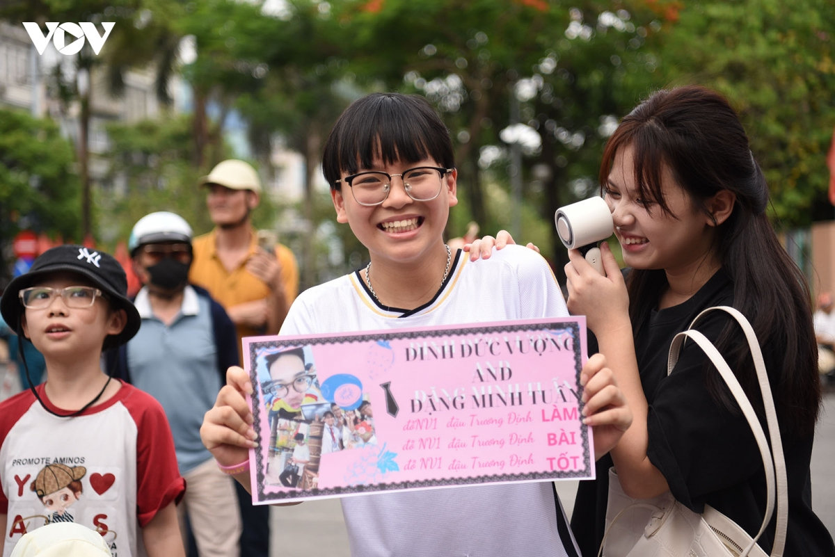 tuyen sinh lop 10 o ha noi nhung cam xuc dac biet sau mon thi ngu van hinh anh 6