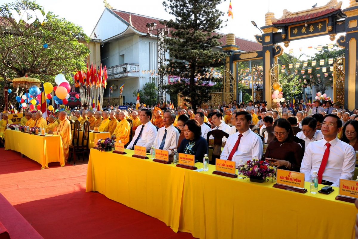 trang nghiêm Đại lễ phật đản phật lịch 2570 tại Đà nẵng hình ảnh 4 trang nghiem Dai le phat dan phat lich 2570 tai Da nang hinh anh 4