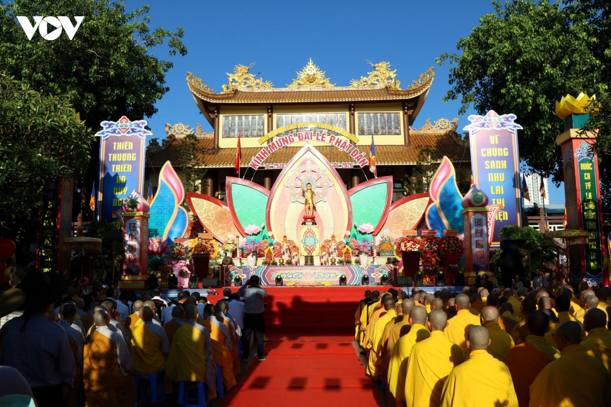 trang nghiêm Đại lễ phật đản phật lịch 2570 tại Đà nẵng hình ảnh 1 trang nghiem Dai le phat dan phat lich 2570 tai Da nang hinh anh 1