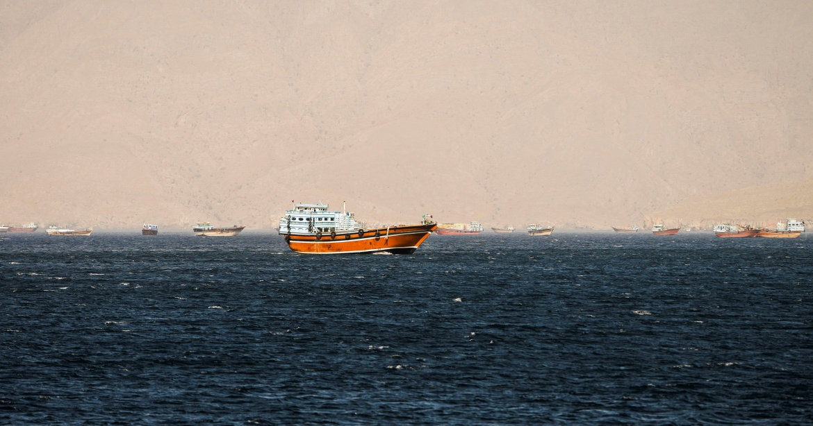 eo biển hormuz chưa thoát khỏi vòng phong tỏa sau hơn 90 ngày tê liệt hình ảnh 1 eo bien hormuz chua thoat khoi vong phong toa sau hon 90 ngay te liet hinh anh 1