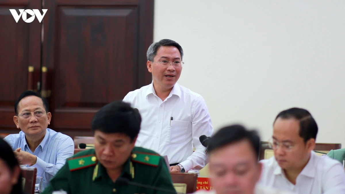 lam gi de can bo co so thoat canh oan minh ganh viec hinh anh 2