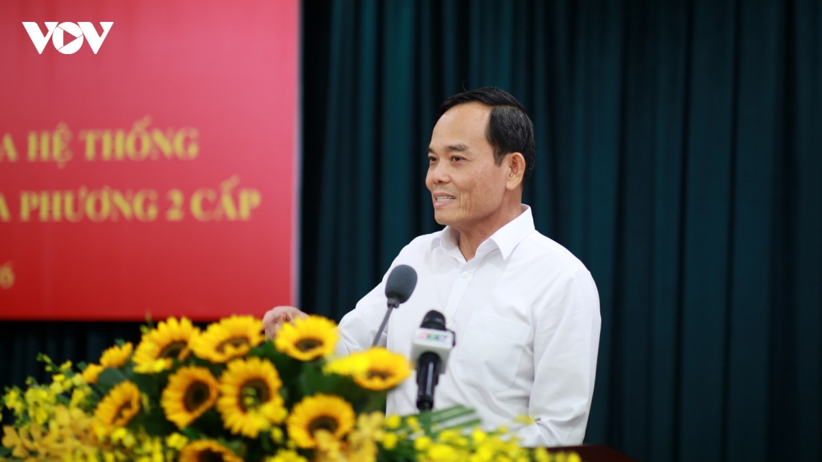lam gi de can bo co so thoat canh oan minh ganh viec hinh anh 3