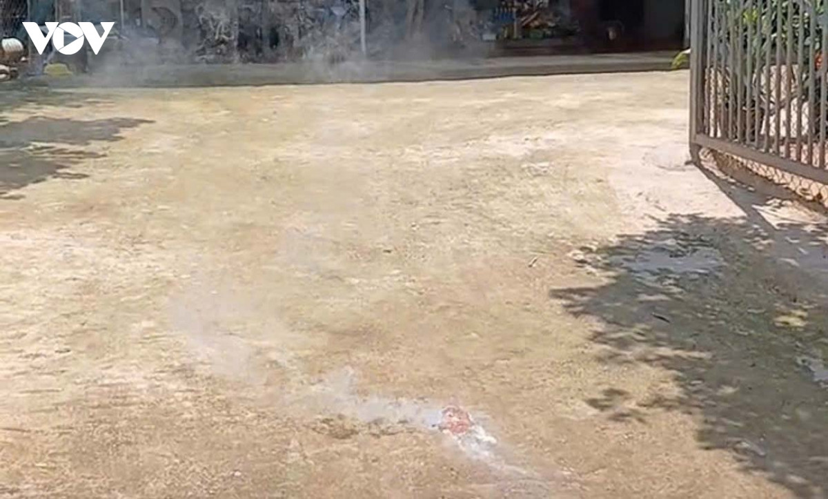 sân bê tông tự cháy tại một hộ dân ở sơn la hình ảnh 2 san be tong tu chay tai mot ho dan o son la hinh anh 2