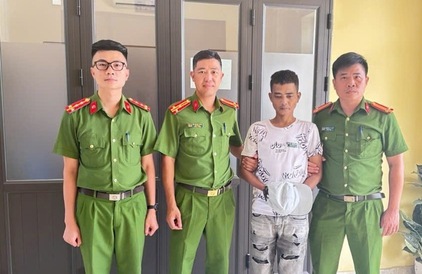 bat giu doi tuong truy na dac biet sau gan 8 nam lan tron hinh anh 1