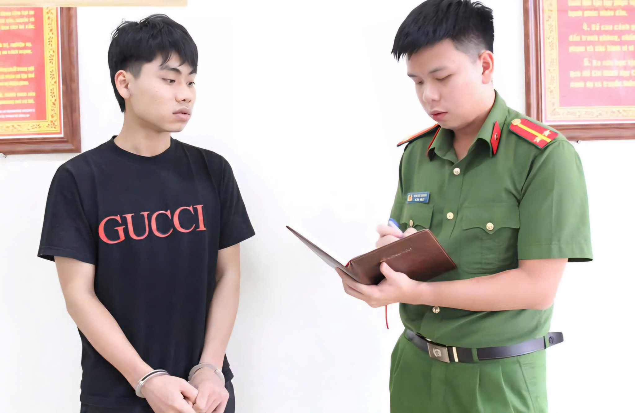 Vũ Quang Huy bị công an bắt giữ sau thời gian dài lẩn trốn. (Ảnh: Công an Ninh Bình)