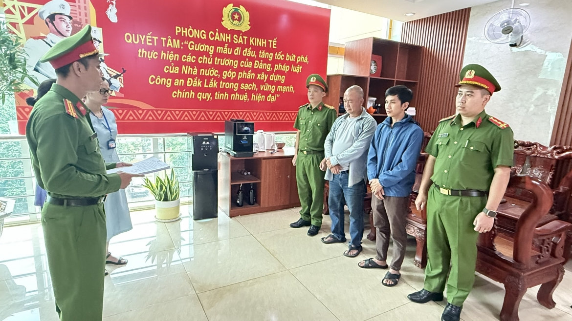 khoi to doanh nghiep dung hai so sach ke toan, che giau doanh thu gan 379 ty dong hinh anh 1