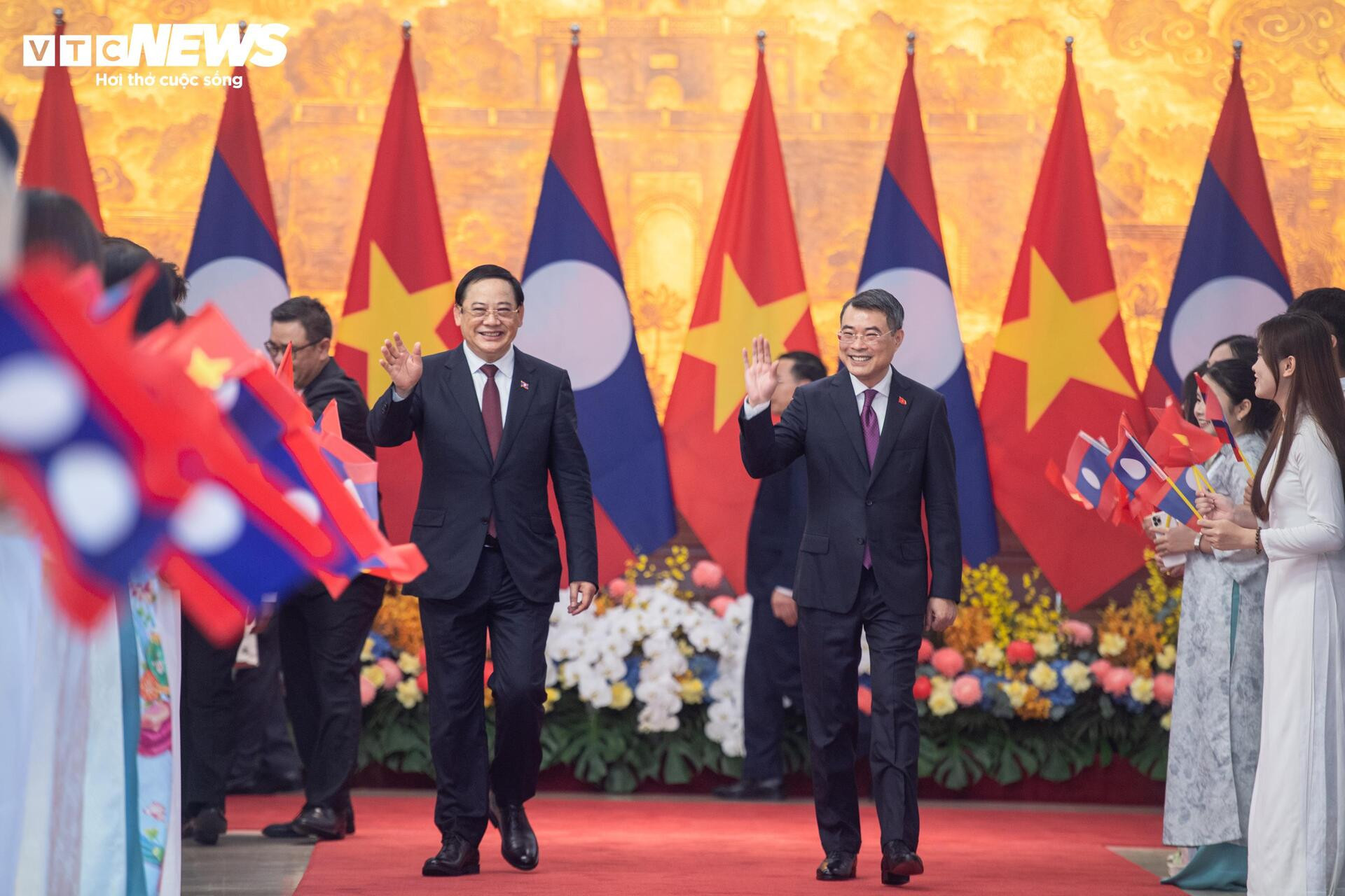 Thủ tướng Lê Minh Hưng chủ trì lễ đón Thủ tướng Lào Sonexay Siphandone - 1