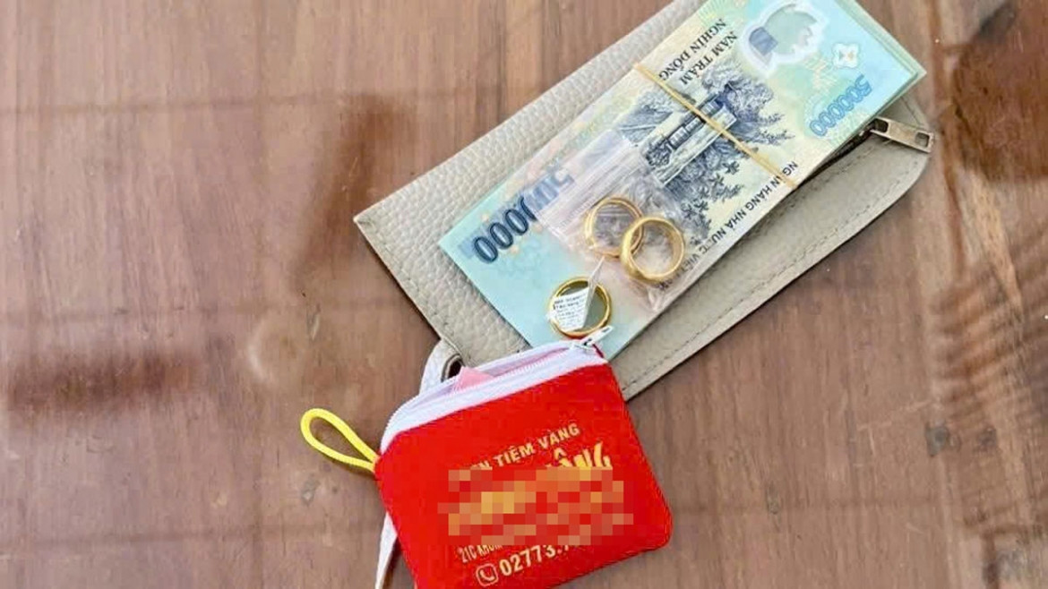 tìm lại gần 1 cây vàng cho người dân đánh rơi chỉ sau 4 giờ hình ảnh 1 tim lai gan 1 cay vang cho nguoi dan danh roi chi sau 4 gio hinh anh 1