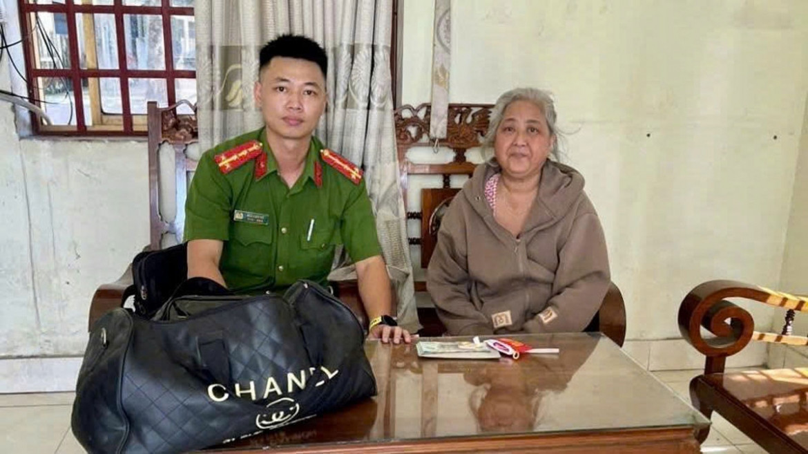 tìm lại gần 1 cây vàng cho người dân đánh rơi chỉ sau 4 giờ hình ảnh 2 tim lai gan 1 cay vang cho nguoi dan danh roi chi sau 4 gio hinh anh 2