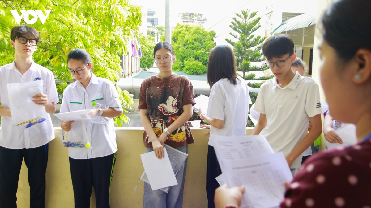 cuộc đua trường chuyên chọn học sinh năng khiếu hay những người luyện thi giỏi hình ảnh 1 cuoc dua truong chuyen chon hoc sinh nang khieu hay nhung nguoi luyen thi gioi hinh anh 1