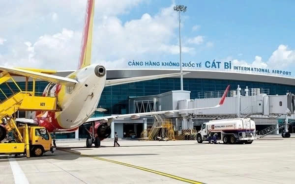 dieu sao gan san bay cat bi khien 2 chuyen bay phai ha canh xuong noi bai hinh anh 1