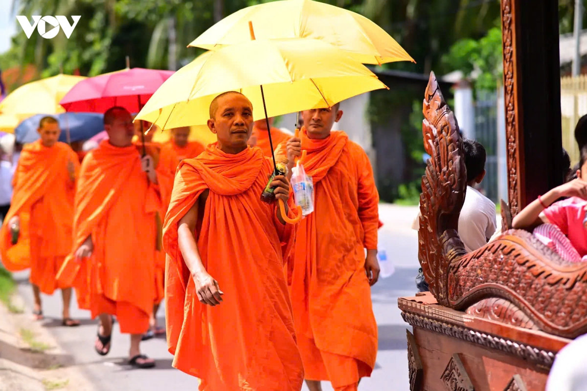 Doc dao le cau an bun komsan sroc cua dong bao khmer o vinh long hinh anh 13