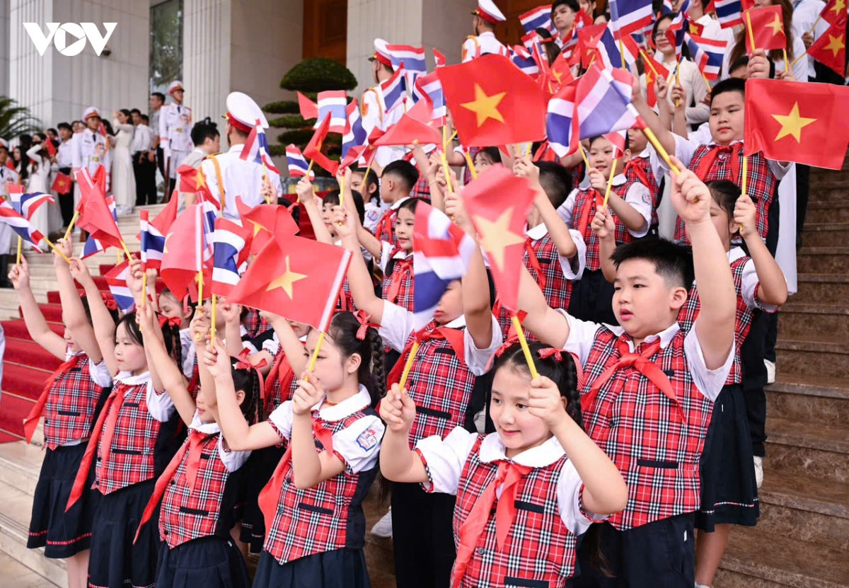thủ tướng lê minh hưng chủ trì lễ đón thủ tướng thái lan thăm chính thức việt nam hình ảnh 3 thu tuong le minh hung chu tri le don thu tuong thai lan tham chinh thuc viet nam hinh anh 3