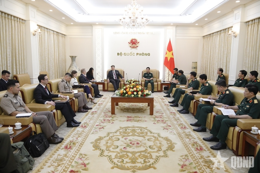 Đại tướng phan văn giang tiếp phó ngoại trưởng hoa kỳ christopher landau hình ảnh 1 Dai tuong phan van giang tiep pho ngoai truong hoa ky christopher landau hinh anh 1
