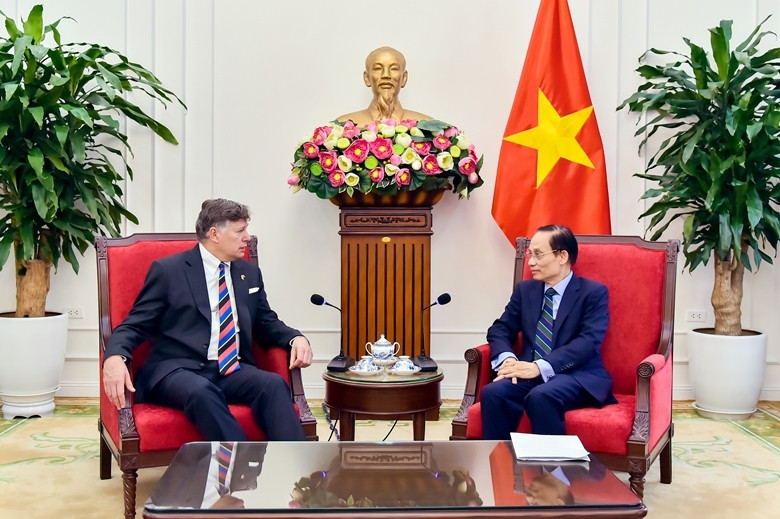 bộ trưởng bộ ngoại giao lê hoài trung tiếp phó ngoại trưởng hoa kỳ hình ảnh 2 bo truong bo ngoai giao le hoai trung tiep pho ngoai truong hoa ky hinh anh 2