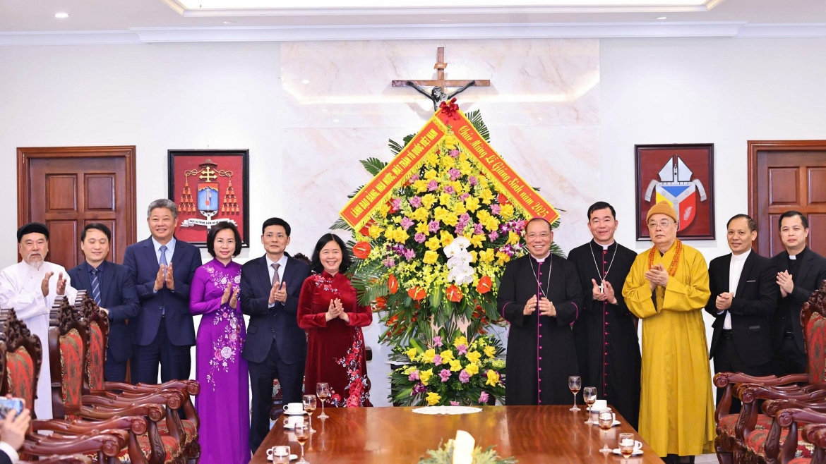 tăng đối thoại, lắng nghe đồng bào tôn giáo trong giai đoạn mới hình ảnh 1 tang doi thoai, lang nghe dong bao ton giao trong giai doan moi hinh anh 1