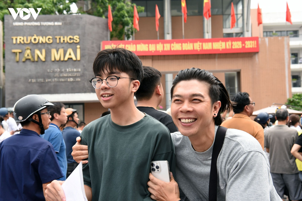 thi sinh phan khoi vi de ngu van vua suc, de cap nhung van de thoi su hinh anh 14