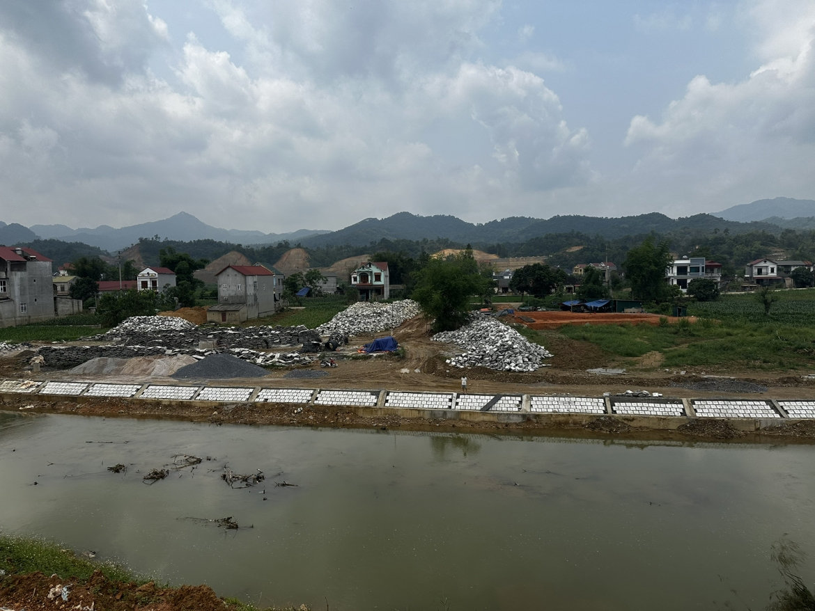 người dân ven sông bắc khê mong chờ tuyến kè chống sạt lở trước mùa mưa bão hình ảnh 2 nguoi dan ven song bac khe mong cho tuyen ke chong sat lo truoc mua mua bao hinh anh 2