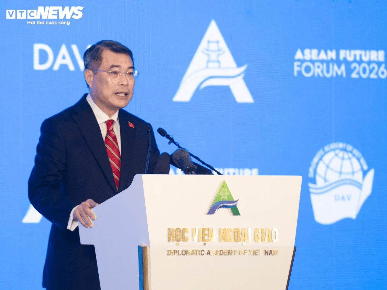 Thủ tướng Lê Minh Hưng phát biểu dẫn đề tại khai mạc Diễn đàn Tương lai ASEAN. (Ảnh: Viên Minh)