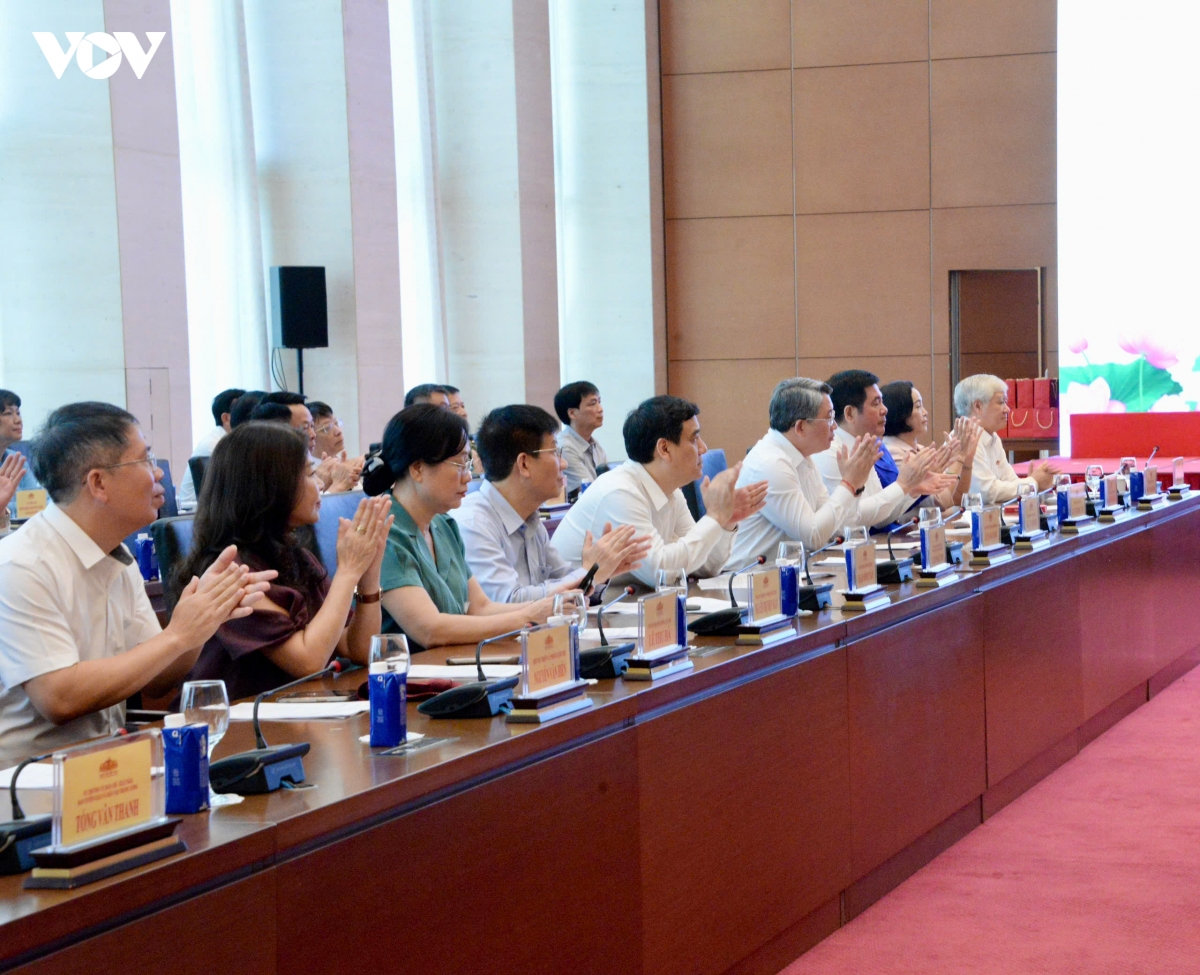 thu tuong chinh phu, chu tich quoc hoi gap mat lanh dao cac co quan bao chi hinh anh 10