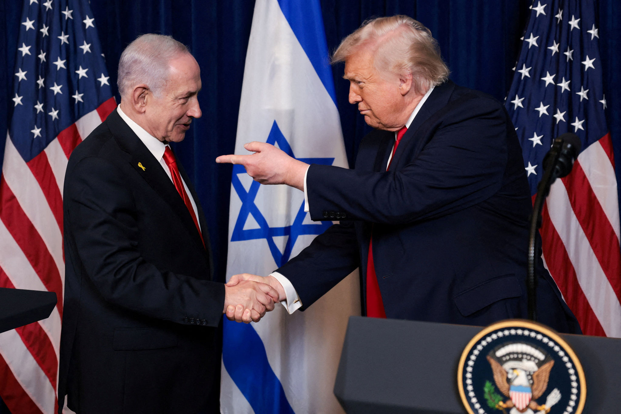 Thủ tướng Israel Benjamin Netanyahu và Tổng thống Mỹ Donald Trump. (Ảnh: Reuters)