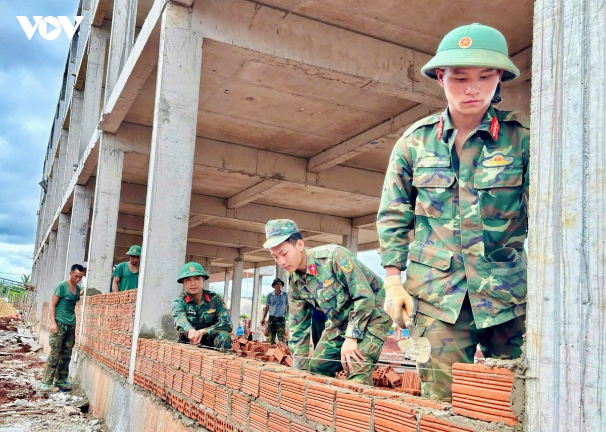 quan doan 34 no luc dua truong noi tru lien cap vung bien gia lai ve dich hinh anh 5