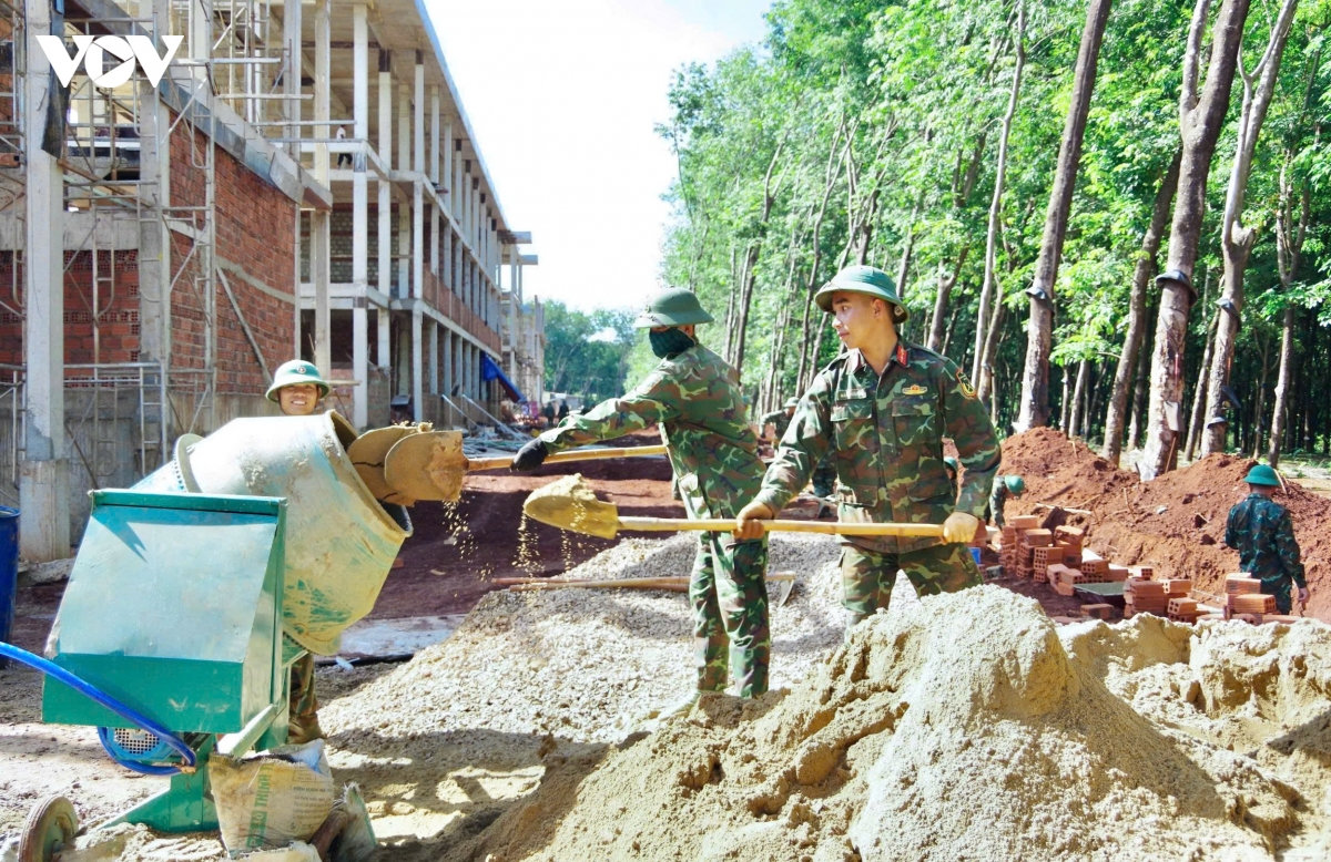 quan doan 34 no luc dua truong noi tru lien cap vung bien gia lai ve dich hinh anh 7