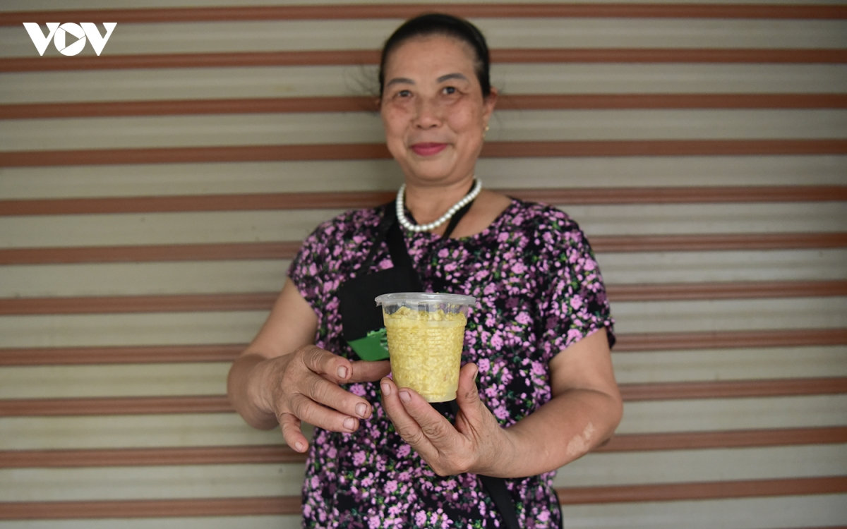 cho ha noi nhon nhip truoc tet Doan ngo, com ruou nep hut khach hinh anh 15
