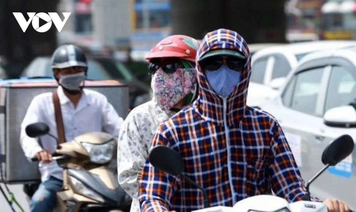 thoi tiet ngay 22 6 ha noi nang nong dac biet gay gat, bac bo co noi vuot 39 do c hinh anh 1