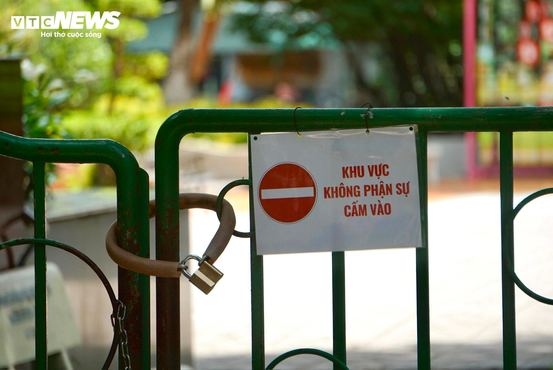 Đóng một phần Công viên Lê Thị Riêng để chuẩn bị khai quật tìm hài cốt liệt sĩ - 5