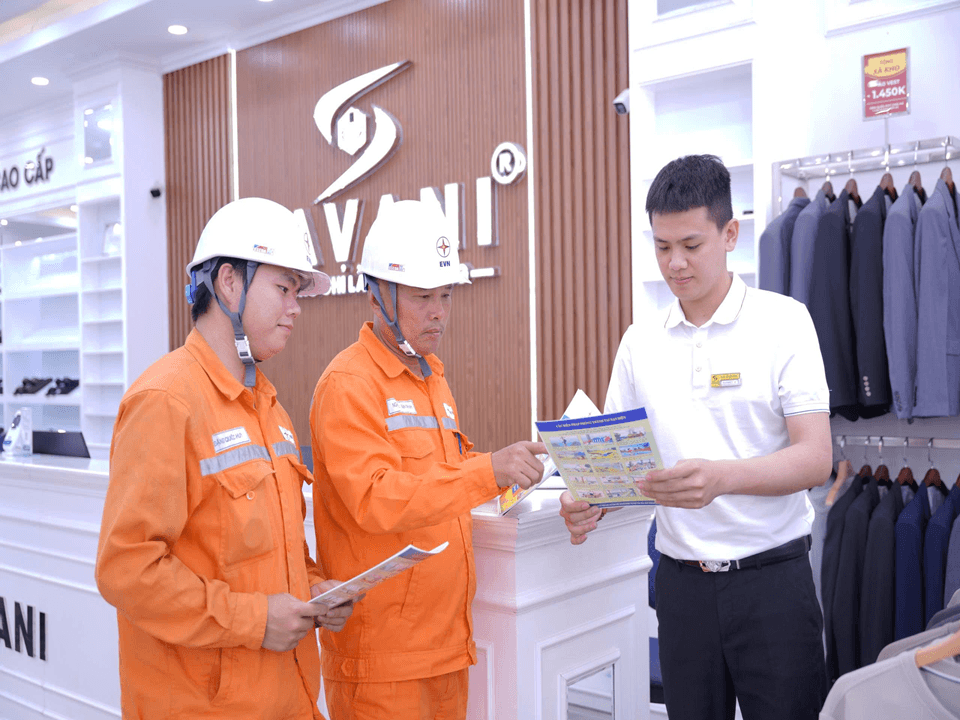 Tuyên truyền sử dụng điện tiết kiệm, an toàn tại các doanh nghiệp, cơ sở sản xuất, kinh doanh trên địa bàn Hà Tĩnh.