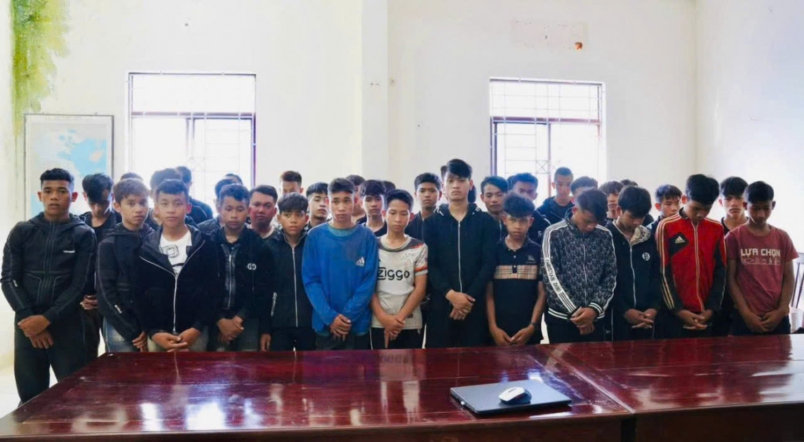 khởi tố 17 đối tượng mang hung khí truy lùng đối thủ hình ảnh 1 khoi to 17 doi tuong mang hung khi truy lung doi thu hinh anh 1