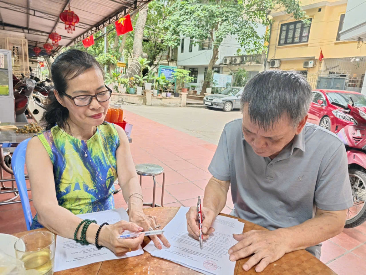 sáp nhập tổ dân phố làm gì để gỡ khó cho bài toán người già gánh việc hình ảnh 1 sap nhap to dan pho lam gi de go kho cho bai toan nguoi gia ganh viec hinh anh 1