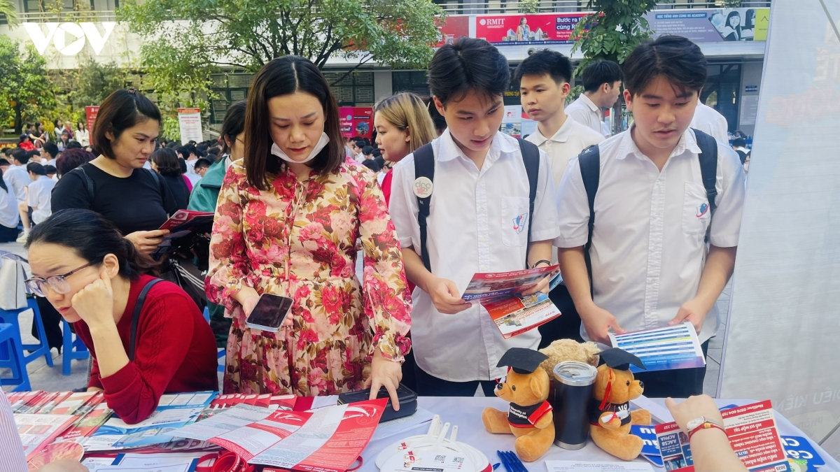 khi cánh cửa lớp 10 công lập khép lại học sinh còn những lối đi nào hình ảnh 1 khi canh cua lop 10 cong lap khep lai hoc sinh con nhung loi di nao hinh anh 1