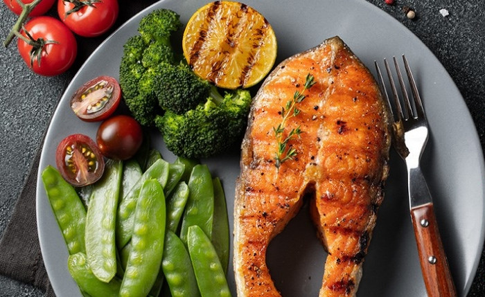 Bộ Y tế khuyến cáo người bệnh ung thư không áp dụng chế độ ăn keto. (Ảnh minh hoạ)