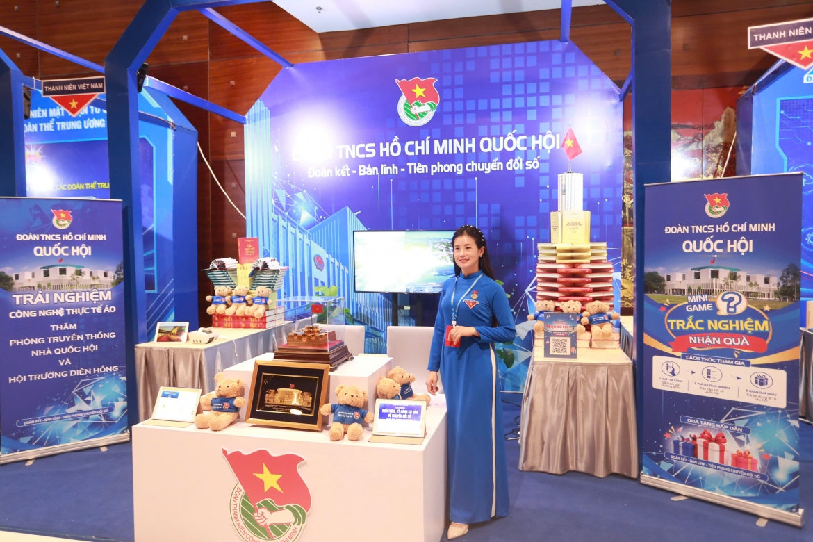 chuyến tàu tiến vào kỷ nguyên mới dấu ấn sáng tạo của tuổi trẻ việt nam hình ảnh 2 chuyen tau tien vao ky nguyen moi dau an sang tao cua tuoi tre viet nam hinh anh 2