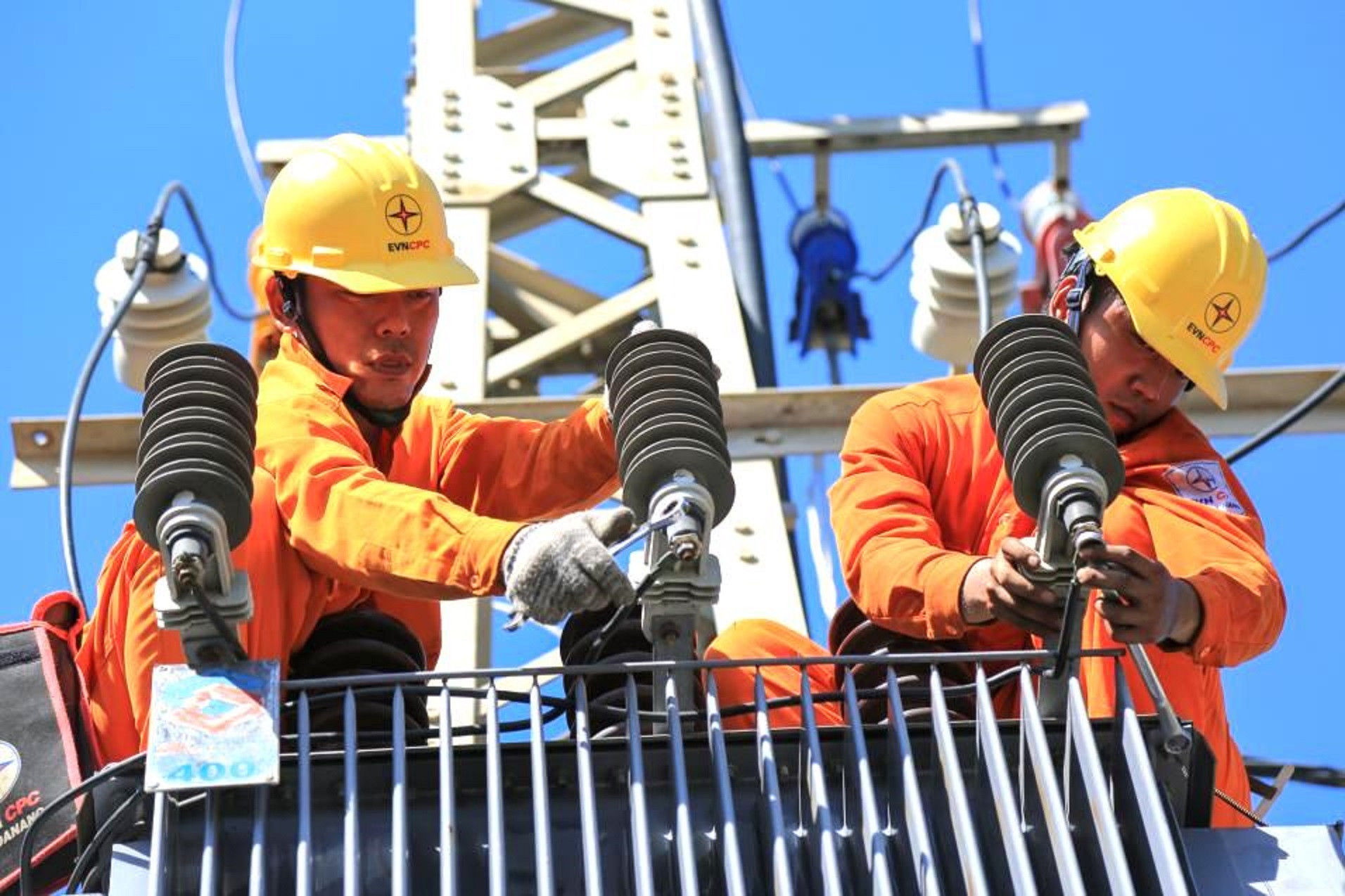 Biểu giá điện sinh hoạt có thể được áp theo thời gian dùng trong ngày. (Ảnh minh họa)