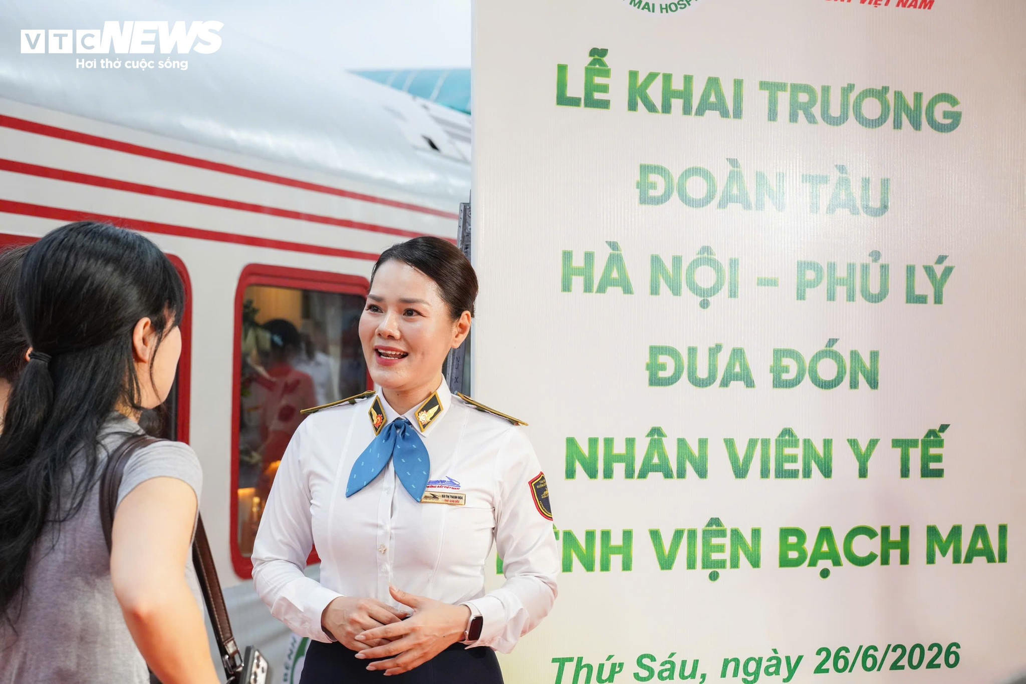 Phương tiện này không chỉ đáp ứng yêu cầu an toàn trong quá trình di chuyển mà còn góp phần nâng cao hiệu quả phối hợp chuyên môn, hỗ trợ triển khai các kỹ thuật mới, đào tạo nguồn nhân lực và đưa dịch vụ y tế chất lượng cao đến gần người dân hơn.