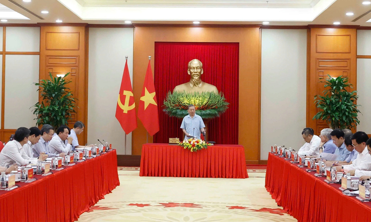 Tổng Bí thư, Chủ tịch nước Tô Lâm chủ trì buổi làm việc với Ban Chính sách, chiến lược Trung ương và các cơ quan liên quan về Đề án đổi mới mô hình phát triển đất nước. (Ảnh: TTXVN)