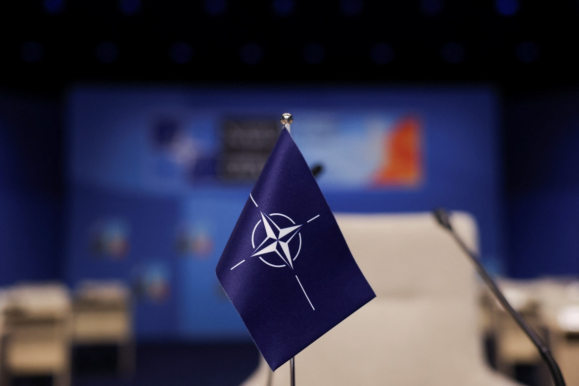 nato sap cong bo hop dong quoc phong tri gia hang ty usd hinh anh 1
