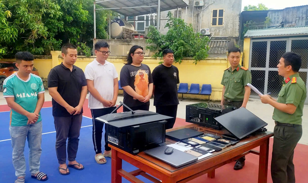 triet pha duong day mua ban hon 1.000 tai khoan ngan hang hinh anh 2