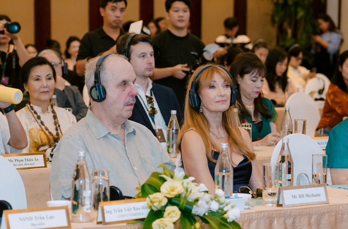 nha san xuat titanic va bond girl Dien anh viet dang dung truoc co hoi lon hinh anh 1
