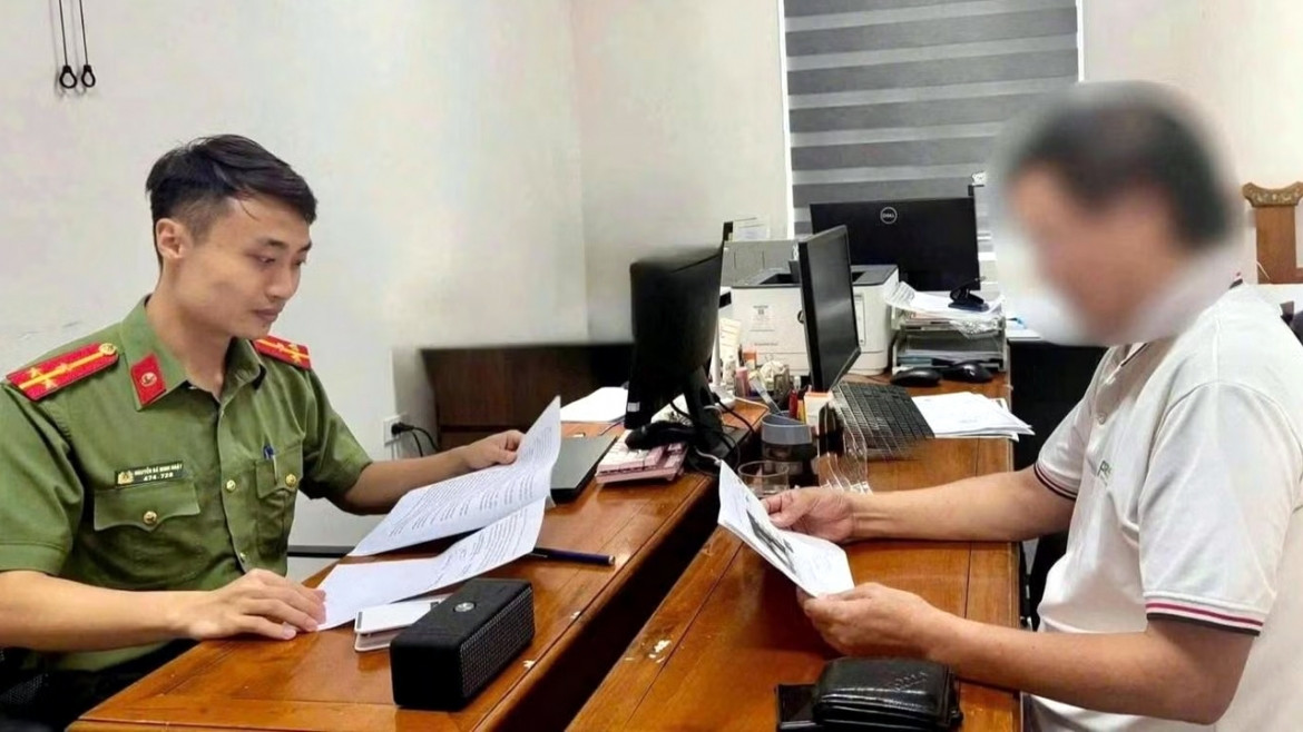 tuong tac voi noi dung sai su that, 135 truong hop bi cong an ha tinh moi lam viec hinh anh 1